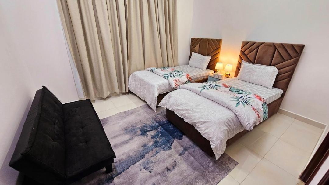 Elegant Villa Rooms In Dubai Near Airport Екстер'єр фото