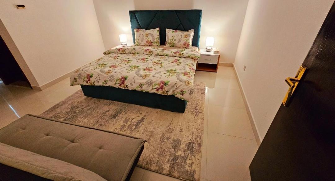 Elegant Villa Rooms In Dubai Near Airport Екстер'єр фото